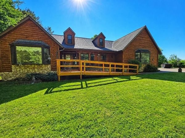 772 5th Ave., Cumberland, WI 54829