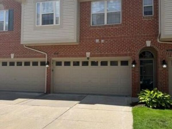 39528 Rockcrest Lane, Northville, MI 48168