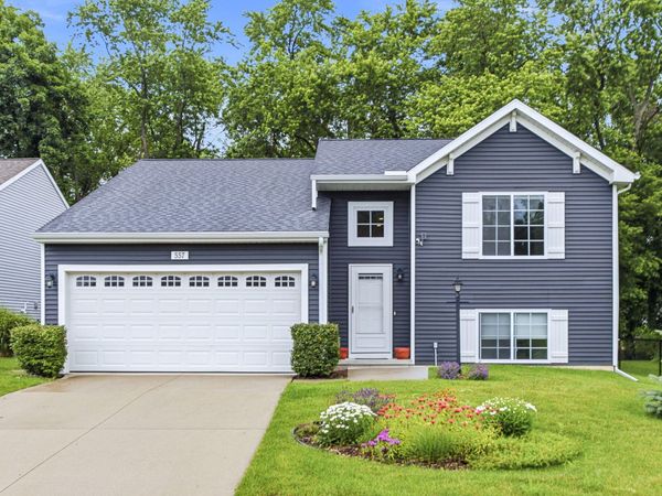 557 Swan River Drive, Benton Harbor, MI 49022