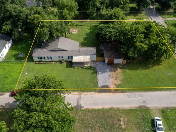 215 SE 2nd , Durant, OK 74701