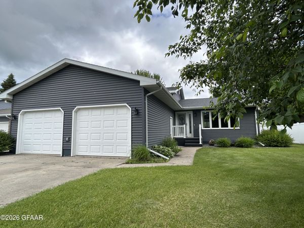 45 WILLOW Court , Grafton, ND 58237