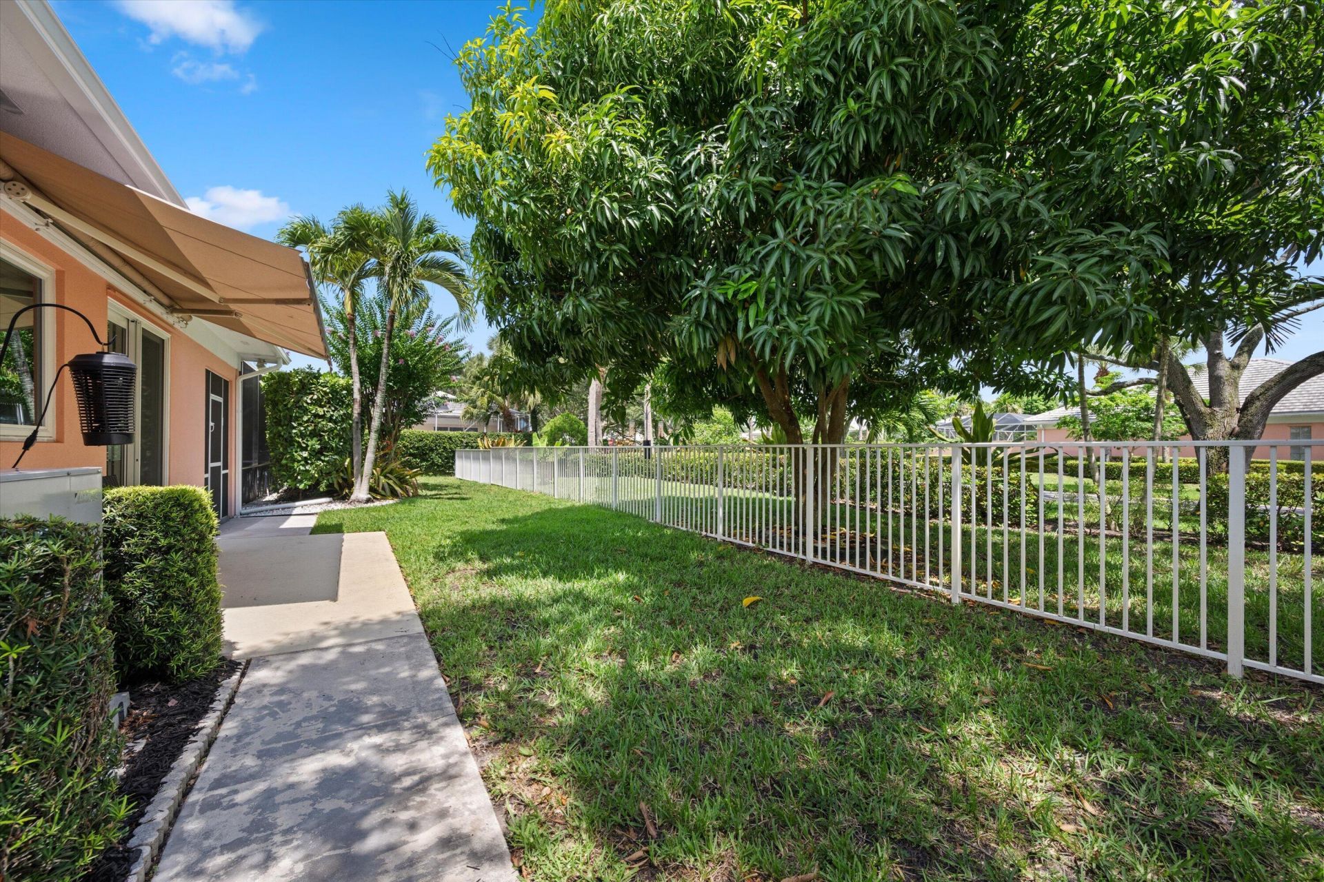 8488 Beaconhill Road, Palm Beach Gardens, FL 33410 Photo