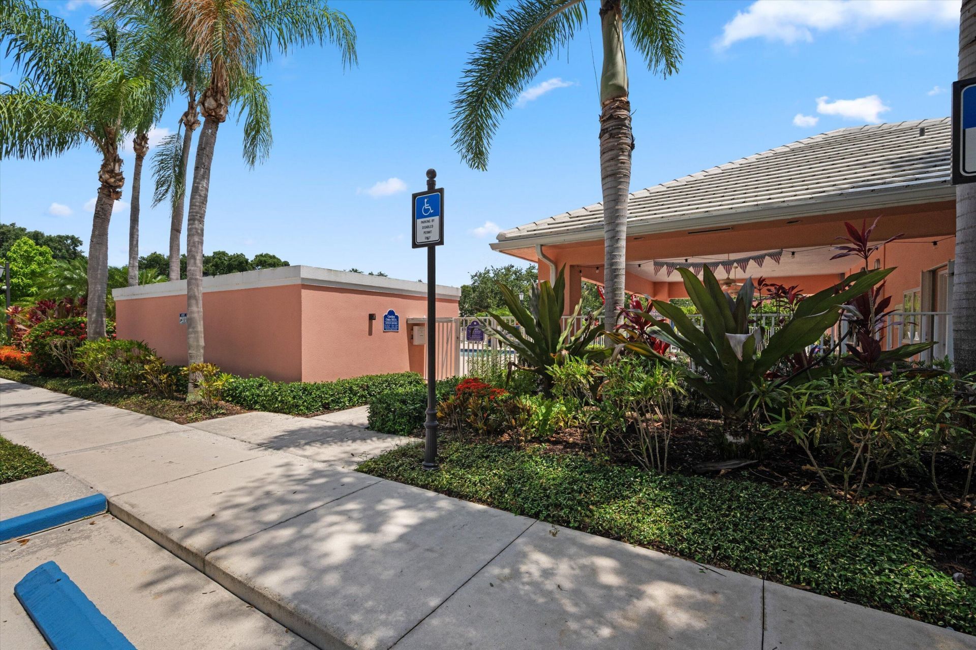 8488 Beaconhill Road, Palm Beach Gardens, FL 33410 Photo