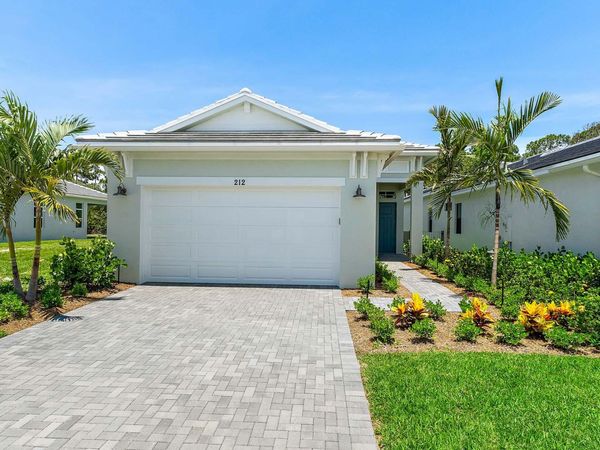 212 SE Via Sangro, Port Saint Lucie, FL 34952