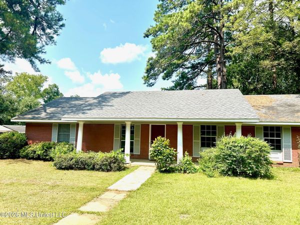 2261 Sloane Street, Jackson, MS 39204