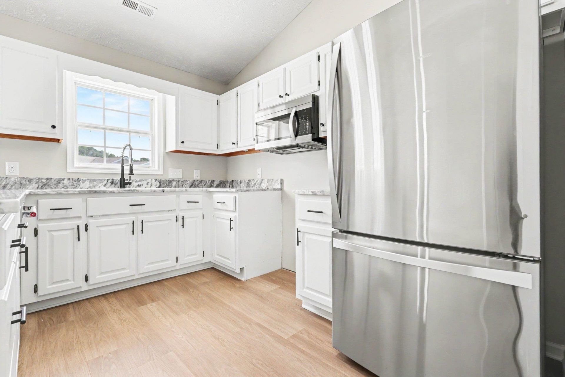 2107 Hawksmoor Dr. Photo 9