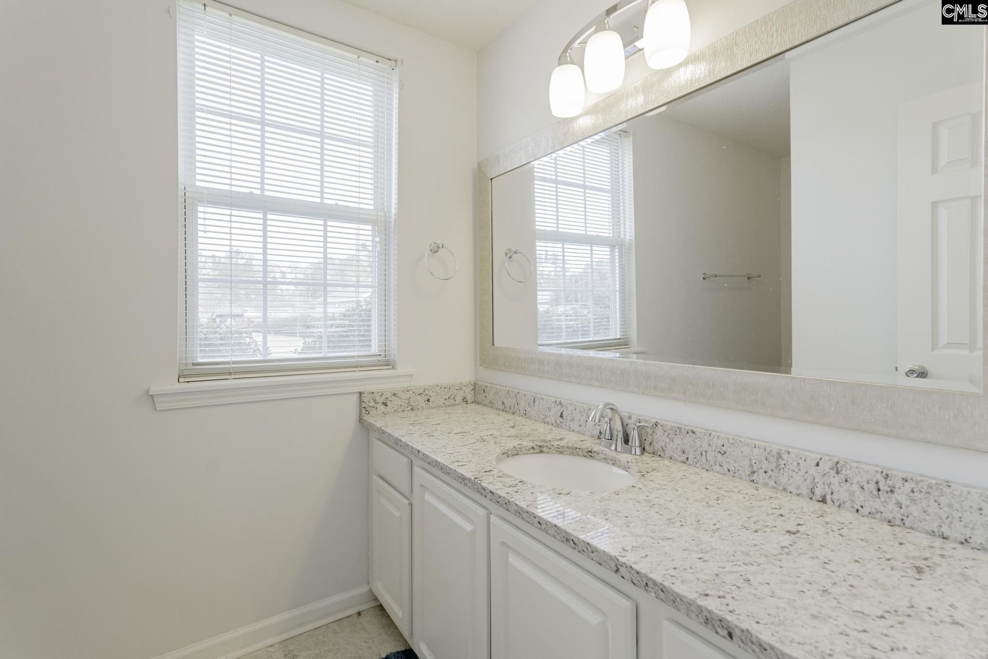 1000 S Twin Oaks Way  Photo 17