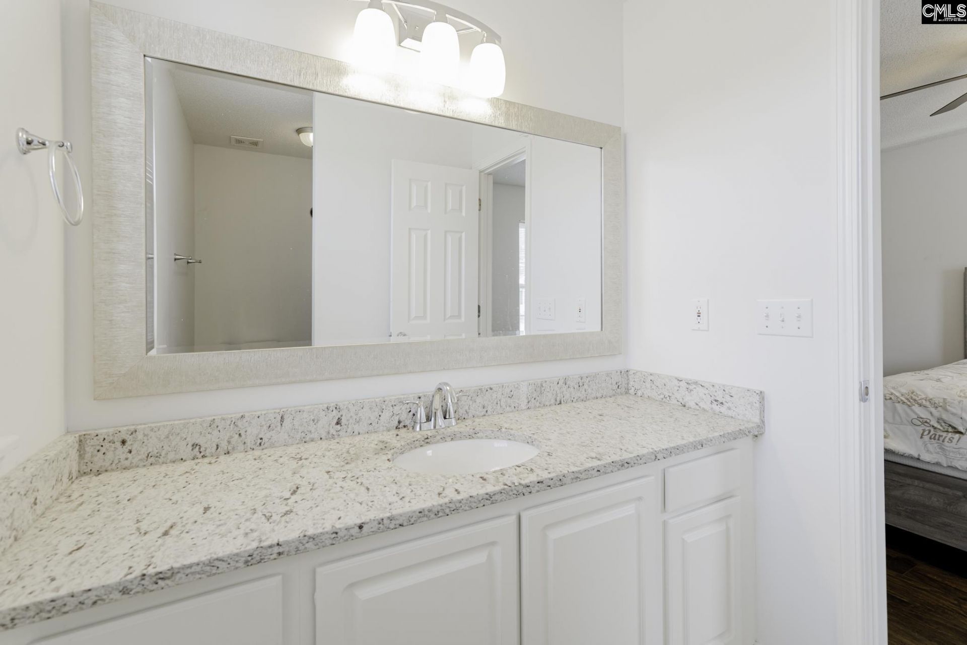1000 S Twin Oaks Way  Photo 18