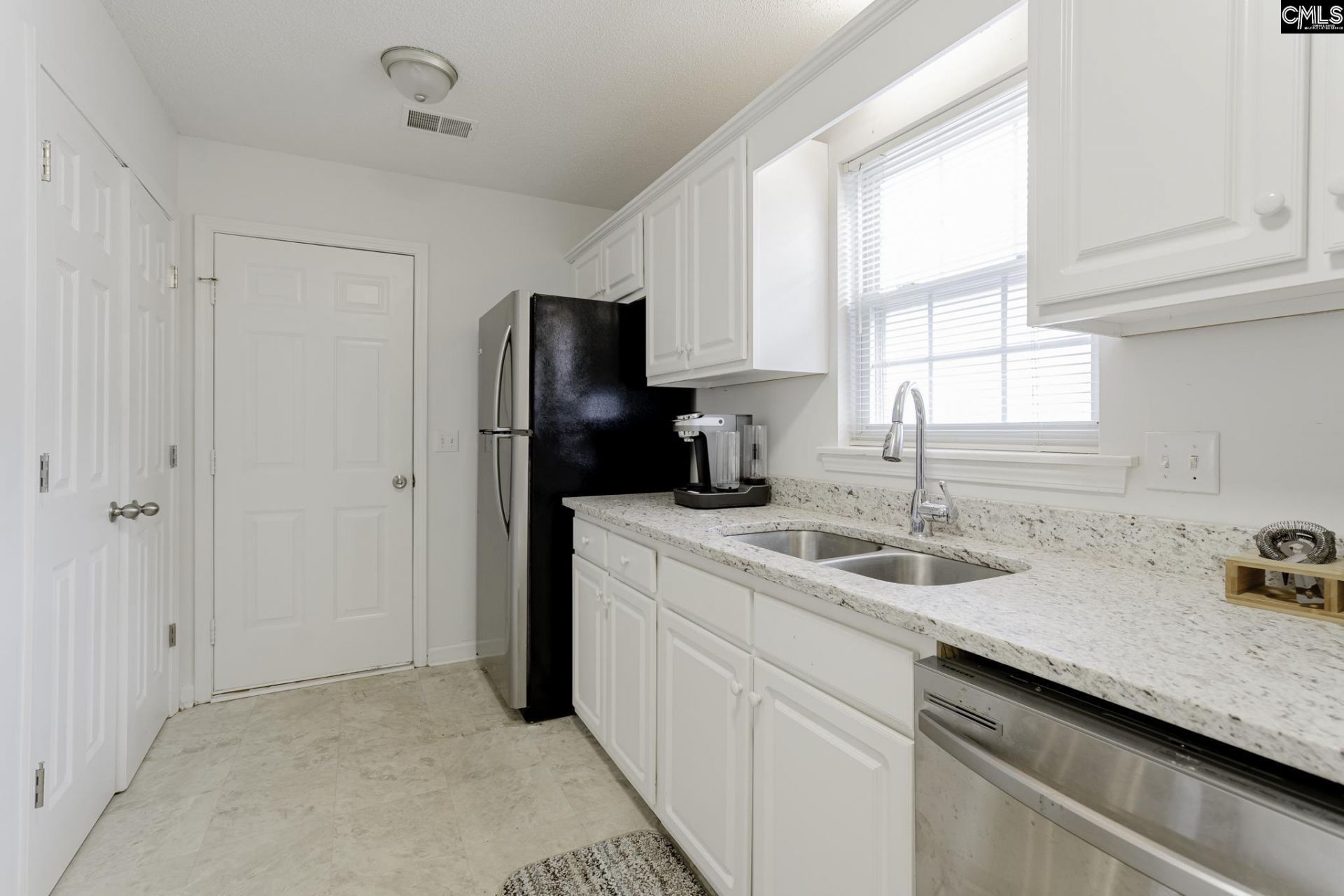 1000 S Twin Oaks Way  Photo 8