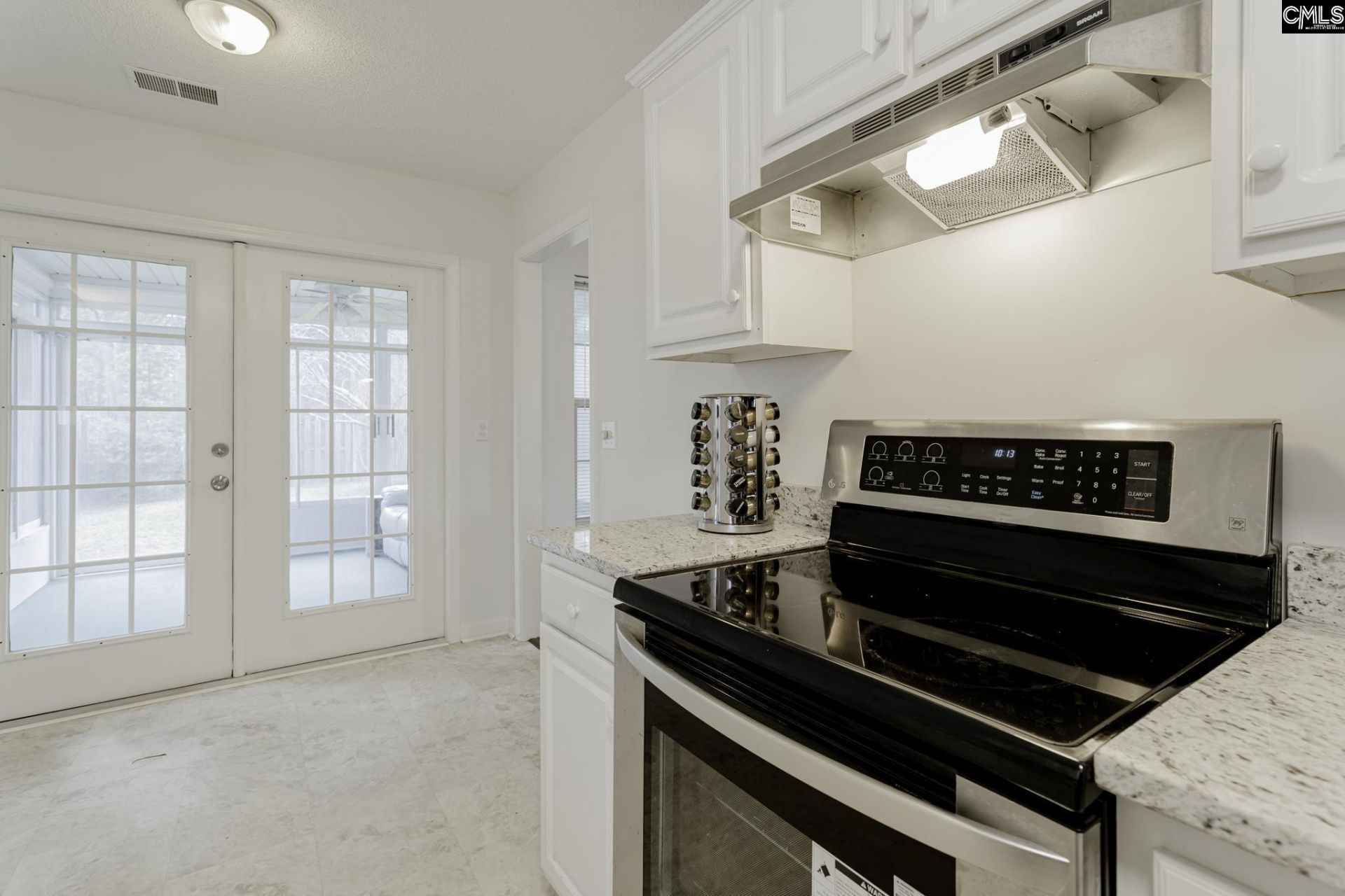 1000 S Twin Oaks Way  Photo 9