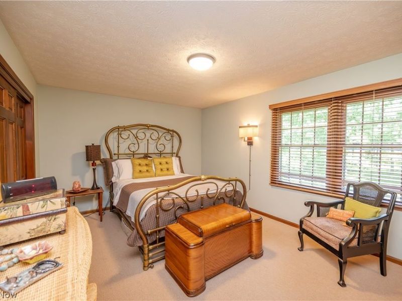 548 Squirrel Hill Drive, Youngstown, OH 44512 Photo 11