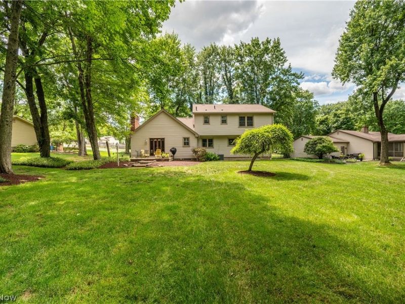 548 Squirrel Hill Drive, Youngstown, OH 44512 Photo 18