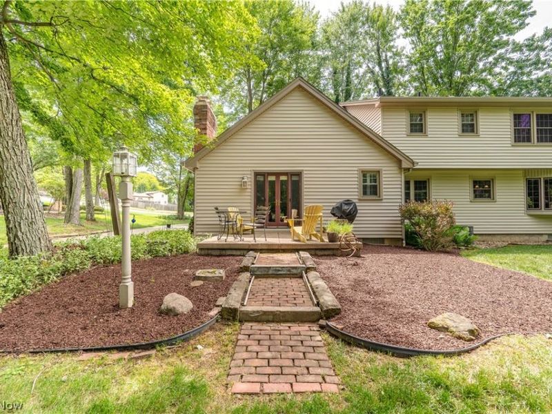 548 Squirrel Hill Drive, Youngstown, OH 44512 Photo 2