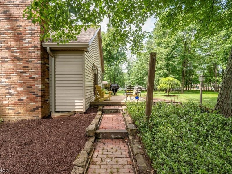 548 Squirrel Hill Drive, Youngstown, OH 44512 Photo 5