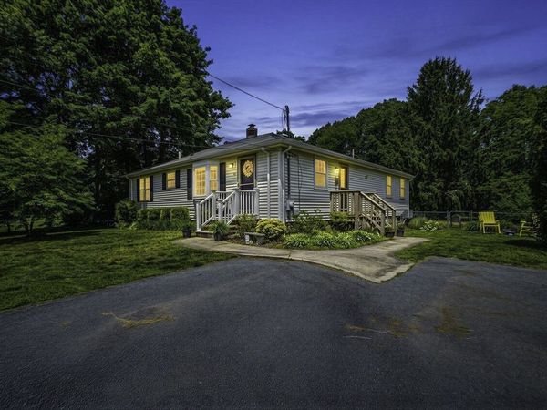 58 Wedgewood Dr, Holliston, MA 01746