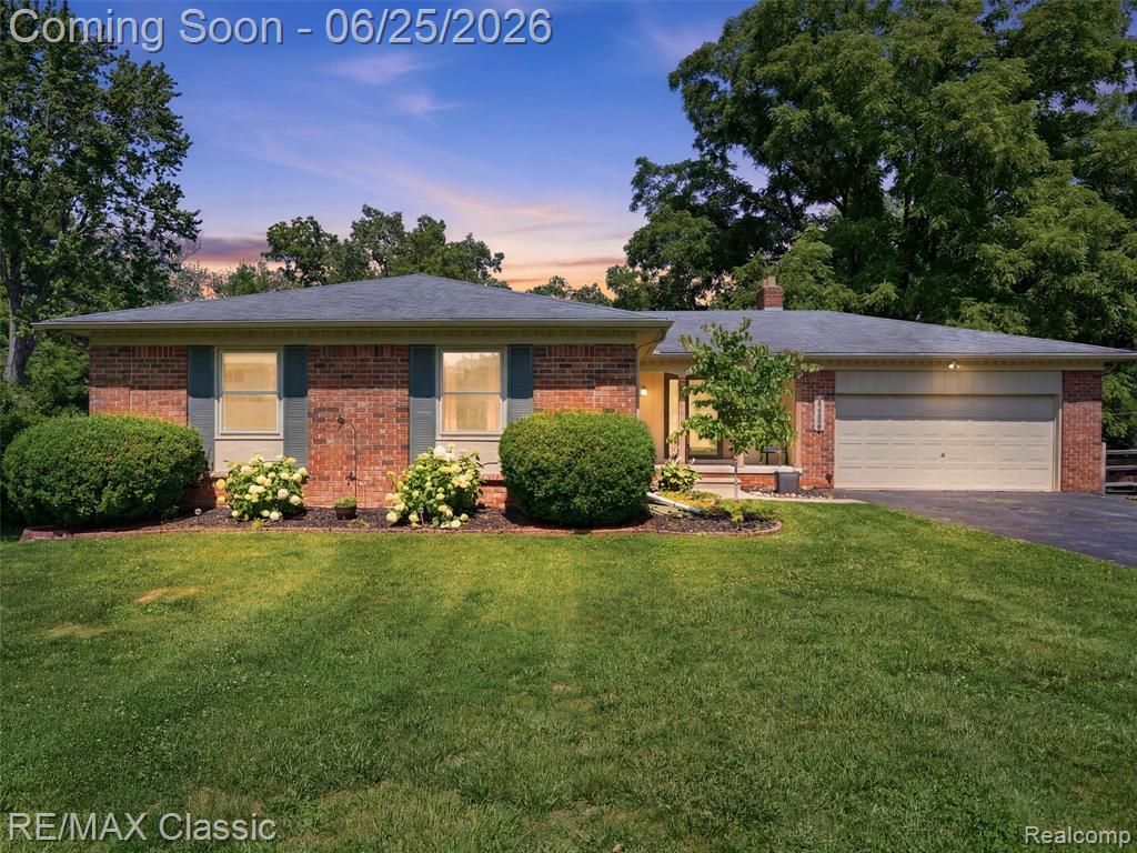 17236 Carol Street, Livonia, MI 48152 Main Photo