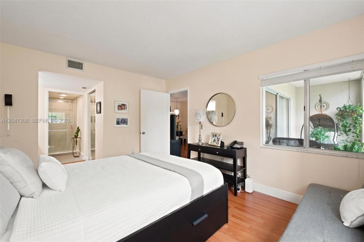 901 SW 138th Ave , Unit 305C, Pembroke Pines, FL 33027 Photo