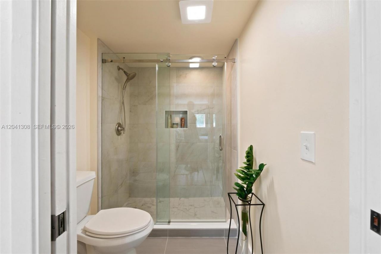 901 SW 138th Ave , Unit 305C, Pembroke Pines, FL 33027 Photo