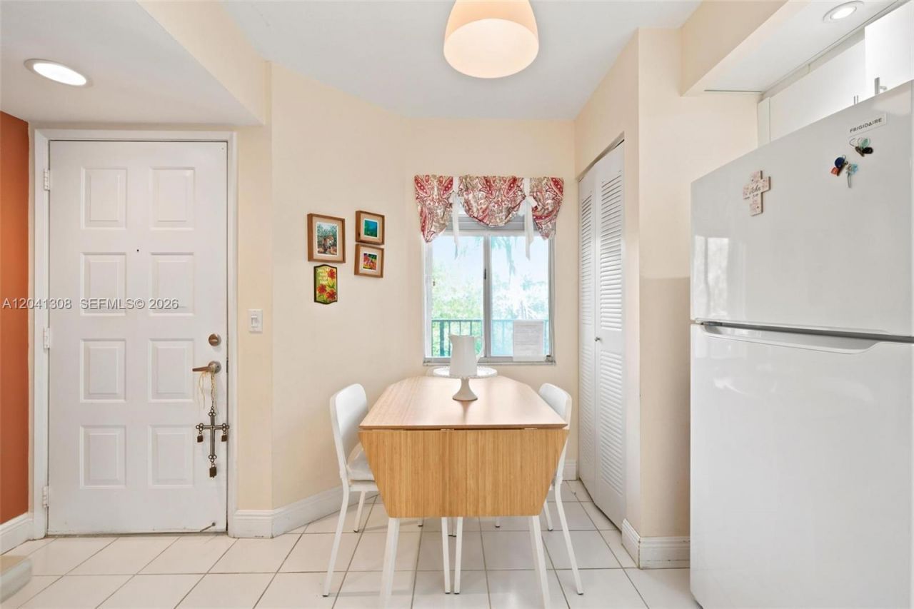 901 SW 138th Ave , Unit 305C, Pembroke Pines, FL 33027 Photo
