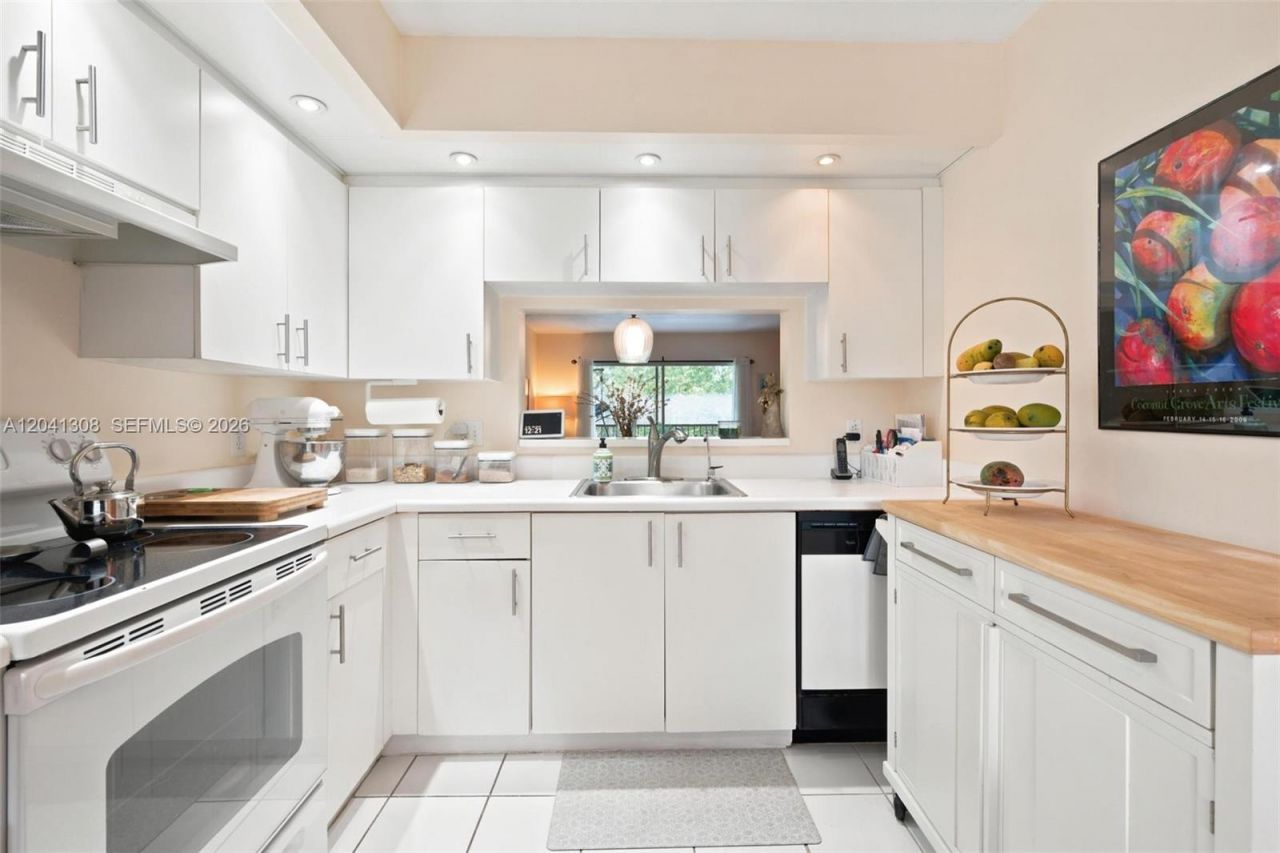 901 SW 138th Ave , Unit 305C, Pembroke Pines, FL 33027 Photo