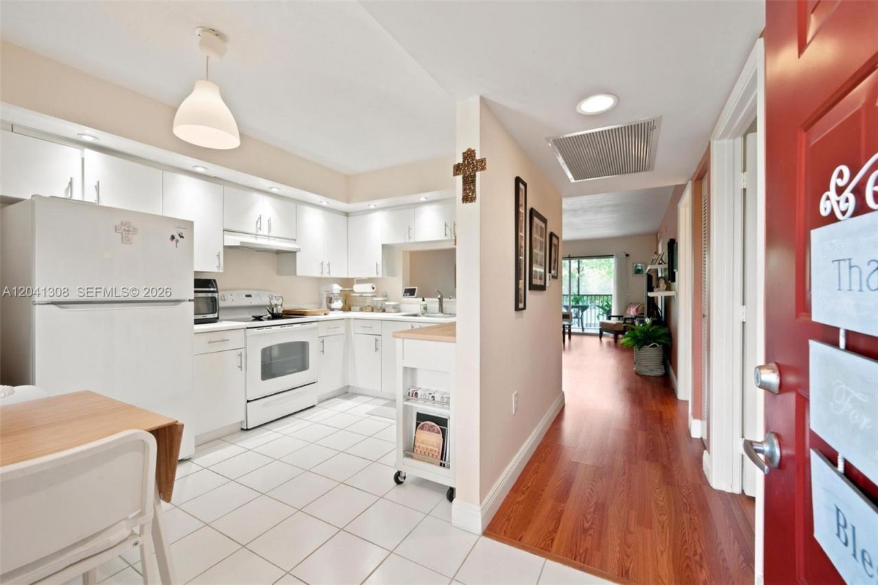 901 SW 138th Ave , Unit 305C, Pembroke Pines, FL 33027 Photo