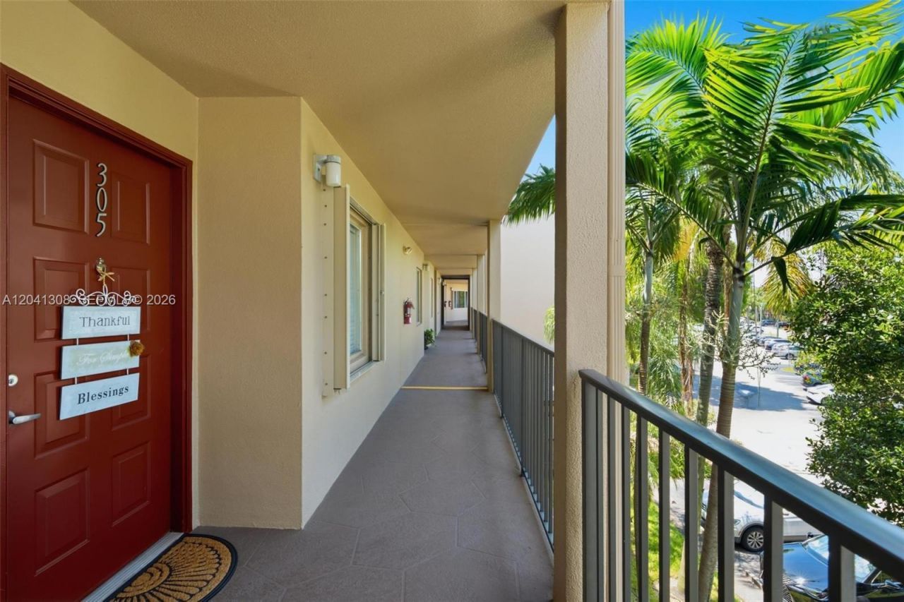 901 SW 138th Ave , Unit 305C, Pembroke Pines, FL 33027 Photo