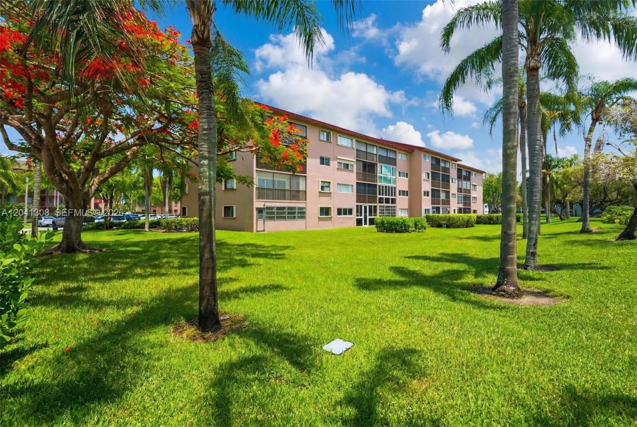 901 SW 138th Ave , Unit 305C, Pembroke Pines, FL 33027 Photo
