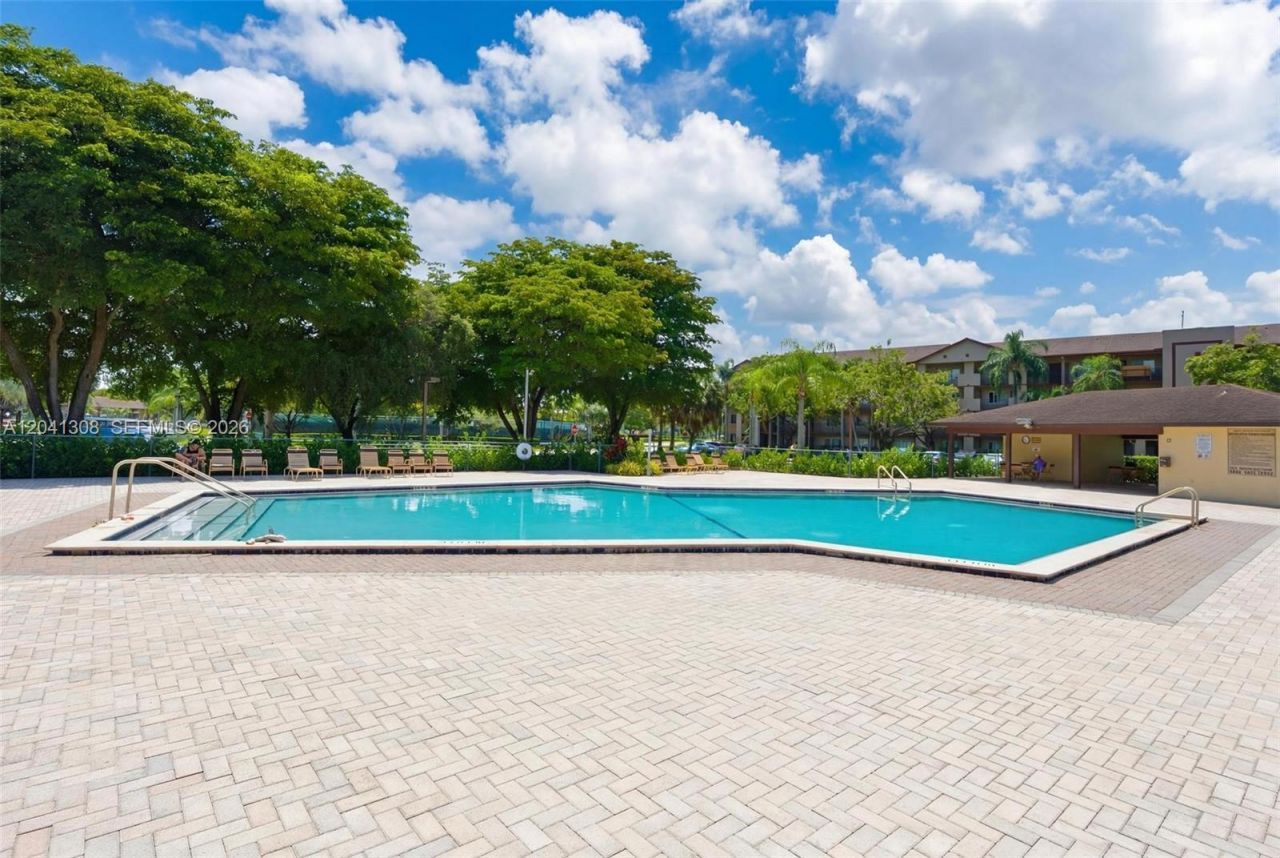 901 SW 138th Ave , Unit 305C, Pembroke Pines, FL 33027 Photo