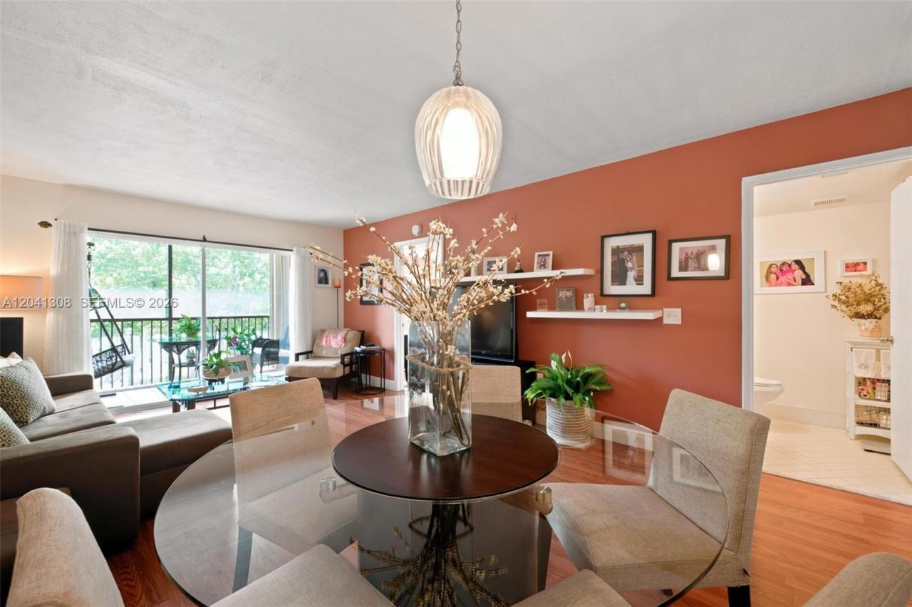 901 SW 138th Ave , Unit 305C, Pembroke Pines, FL 33027 Photo