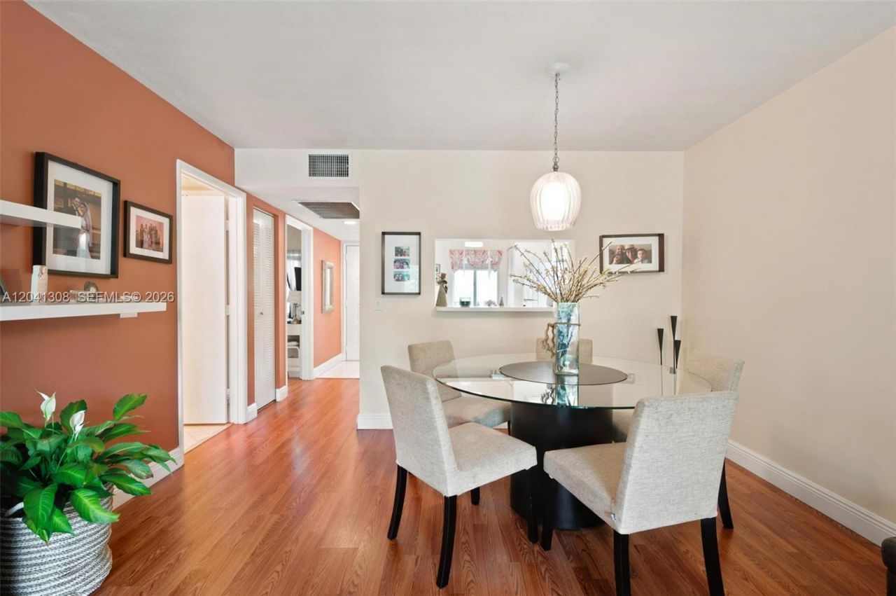 901 SW 138th Ave , Unit 305C, Pembroke Pines, FL 33027 Photo