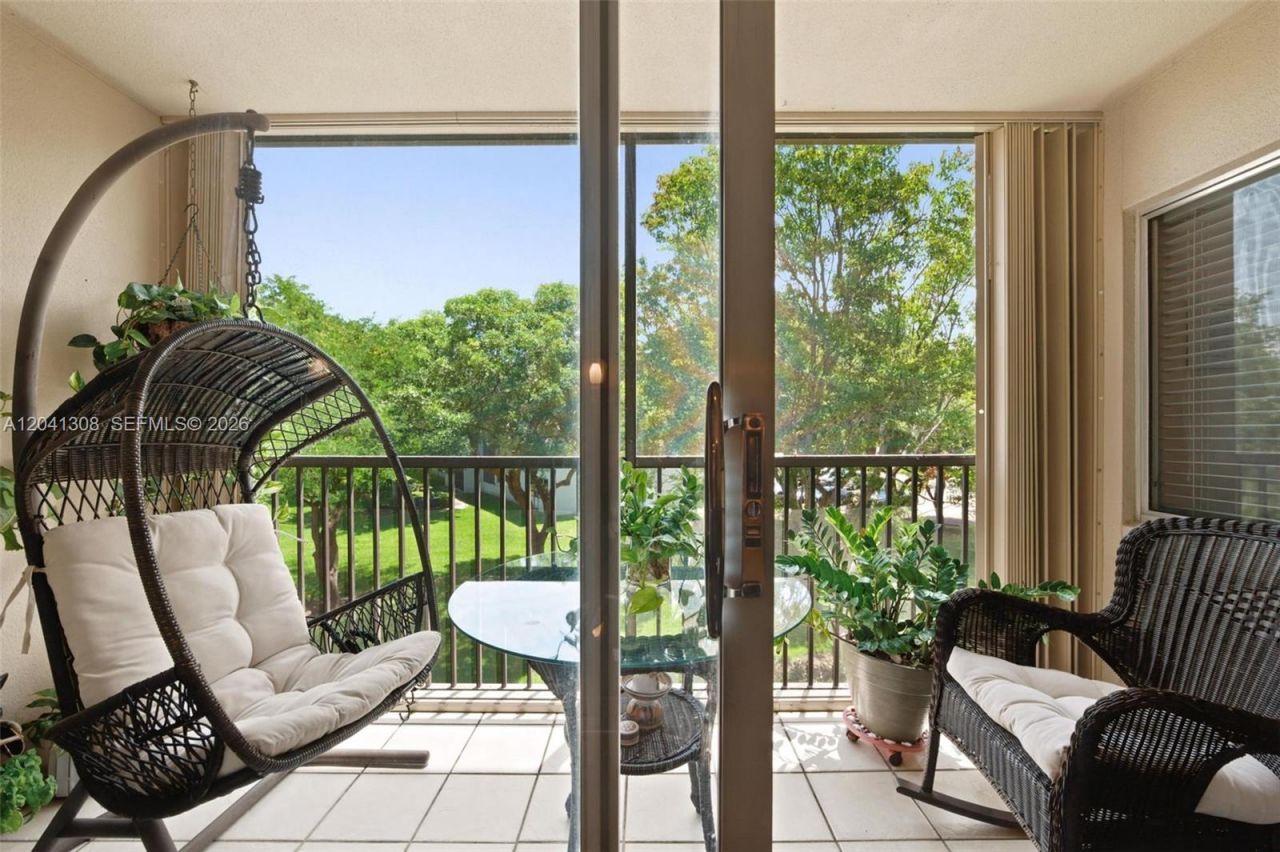 901 SW 138th Ave , Unit 305C, Pembroke Pines, FL 33027 Photo