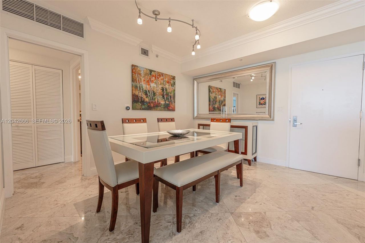 325 S Biscayne Blvd , Unit 4222, Miami, FL 33131 Photo