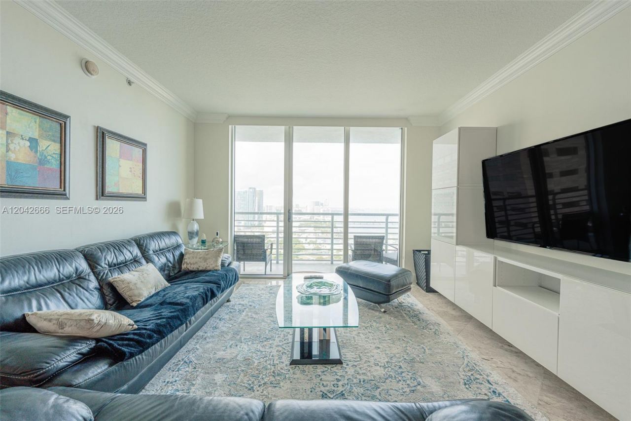 325 S Biscayne Blvd , Unit 4222, Miami, FL 33131 Photo