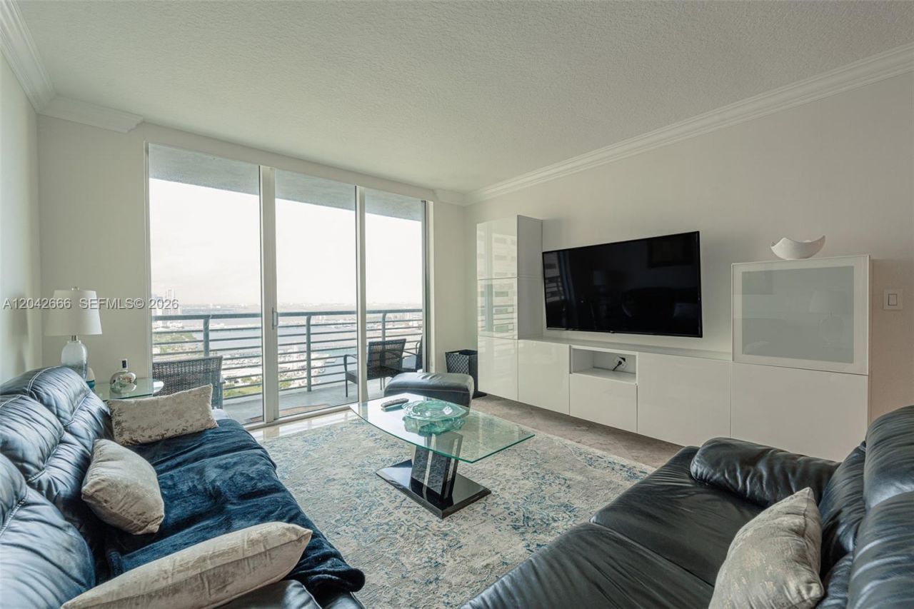325 S Biscayne Blvd , Unit 4222, Miami, FL 33131 Photo