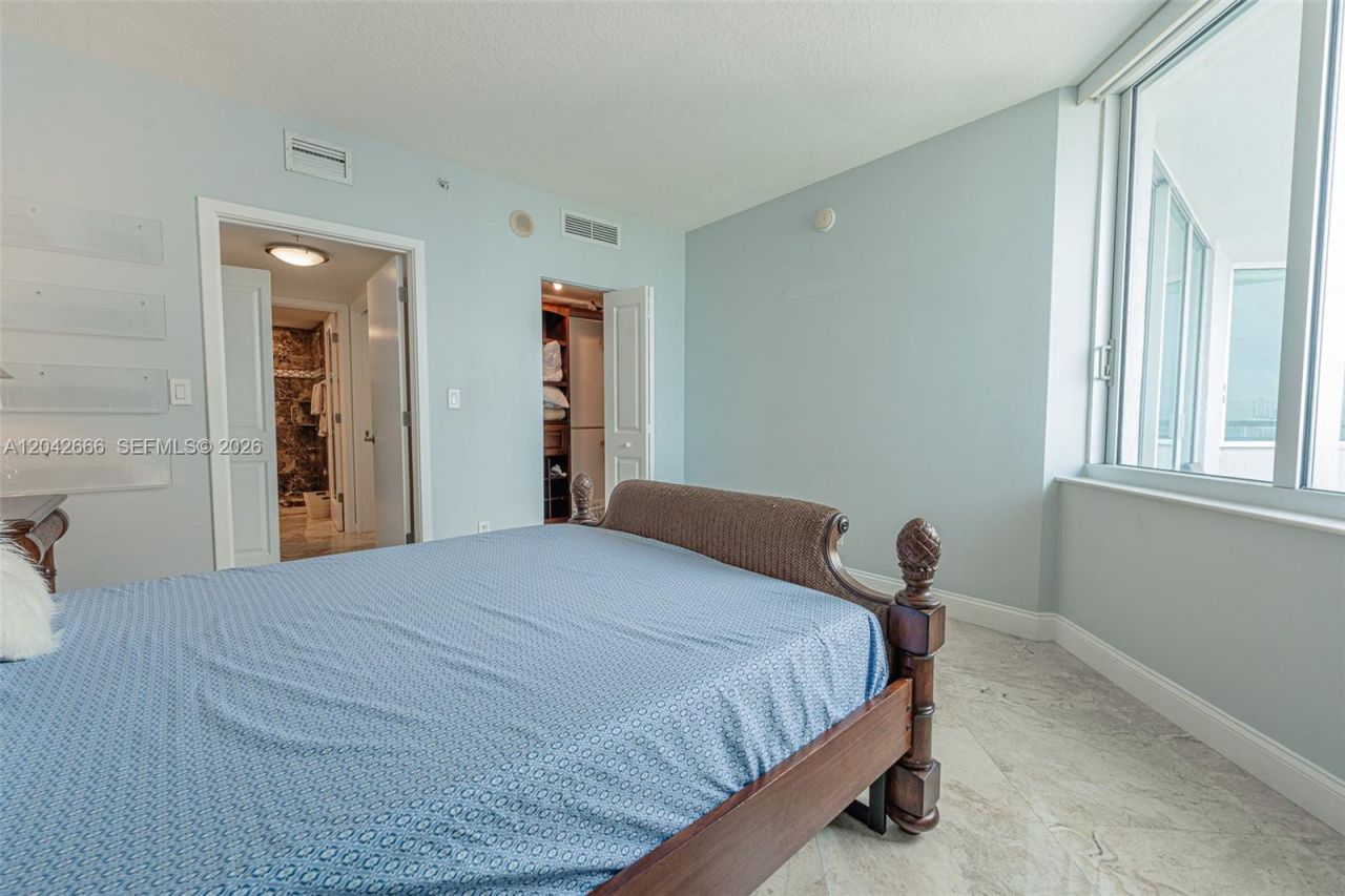 325 S Biscayne Blvd , Unit 4222, Miami, FL 33131 Photo