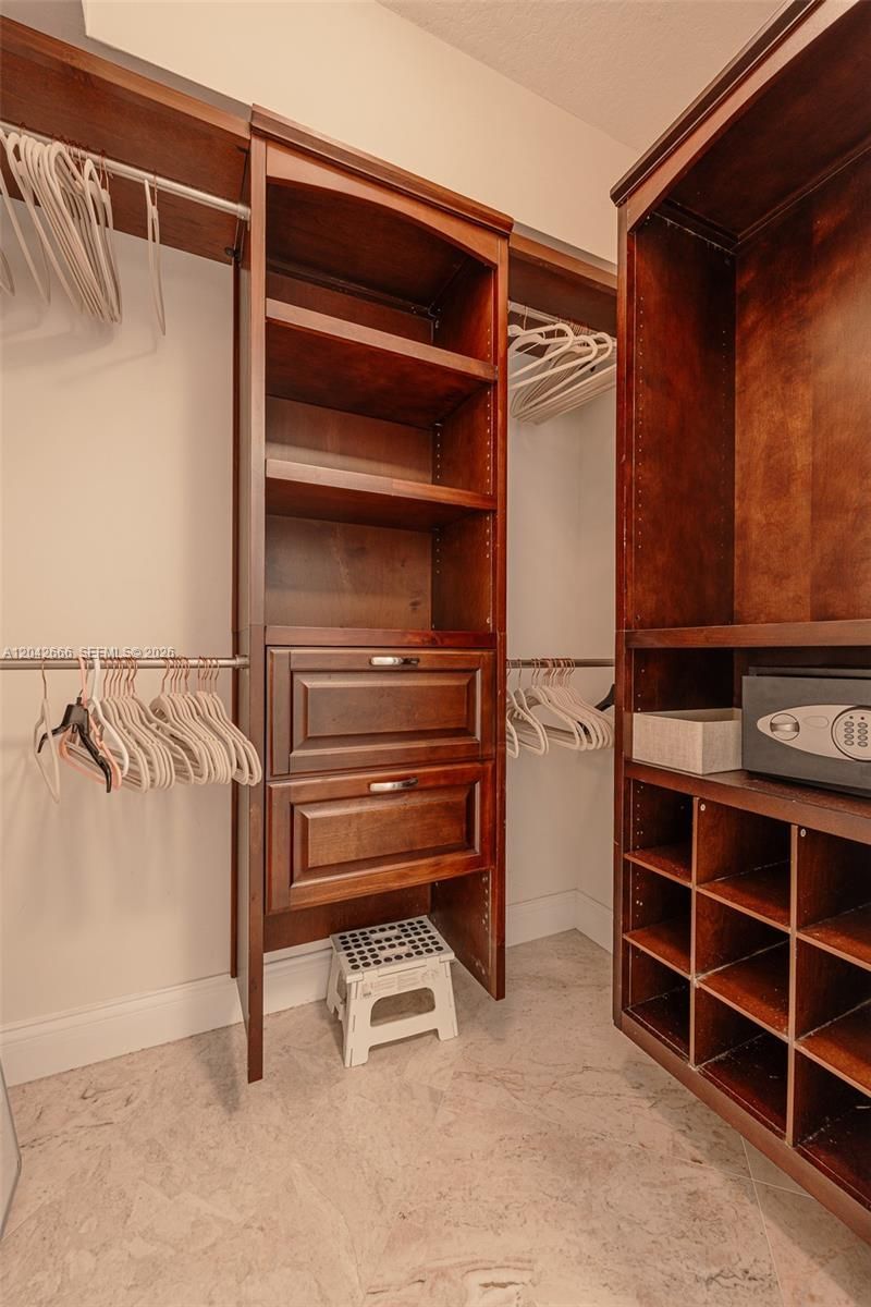 325 S Biscayne Blvd , Unit 4222, Miami, FL 33131 Photo