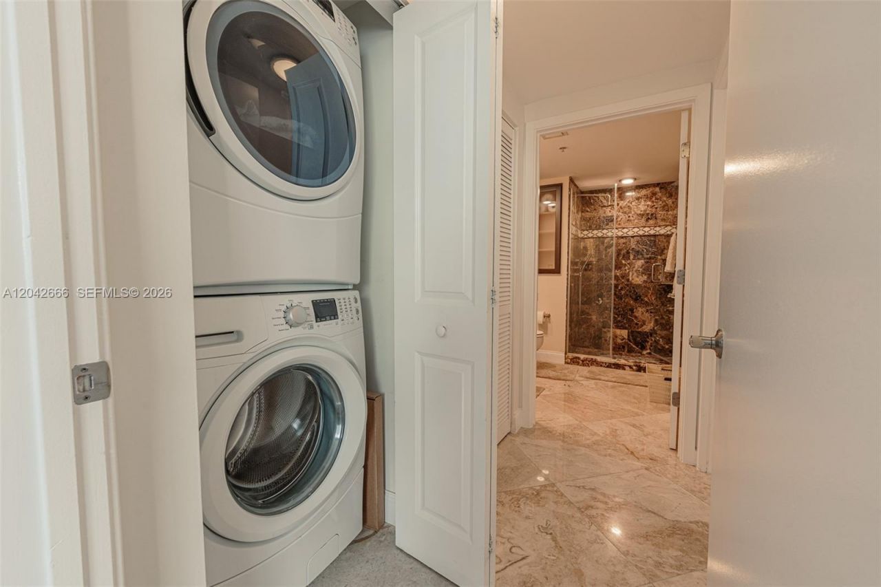 325 S Biscayne Blvd , Unit 4222, Miami, FL 33131 Photo