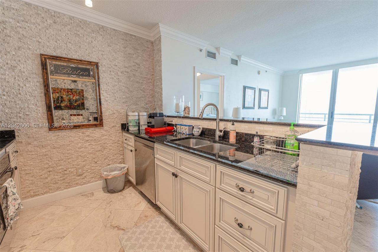 325 S Biscayne Blvd , Unit 4222, Miami, FL 33131 Photo