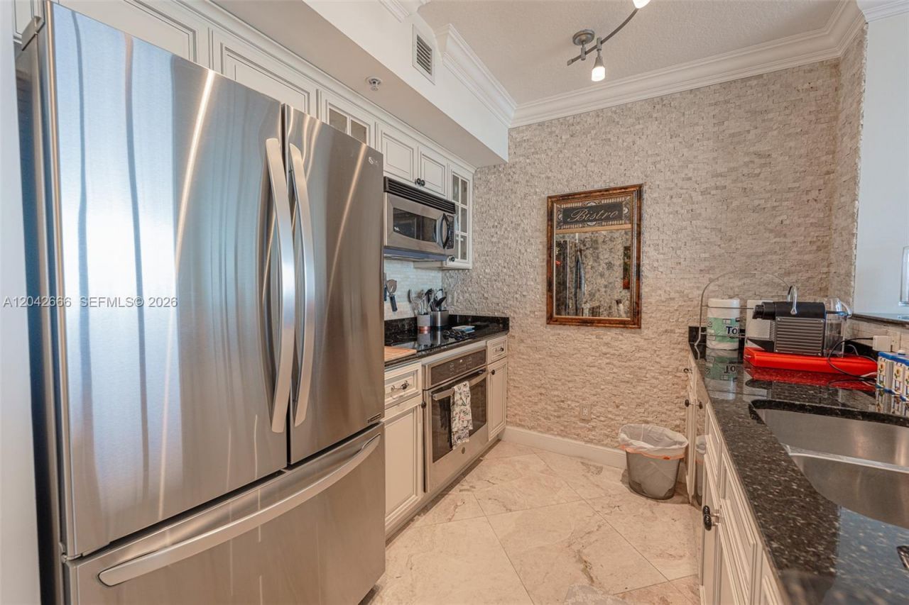 325 S Biscayne Blvd , Unit 4222, Miami, FL 33131 Photo