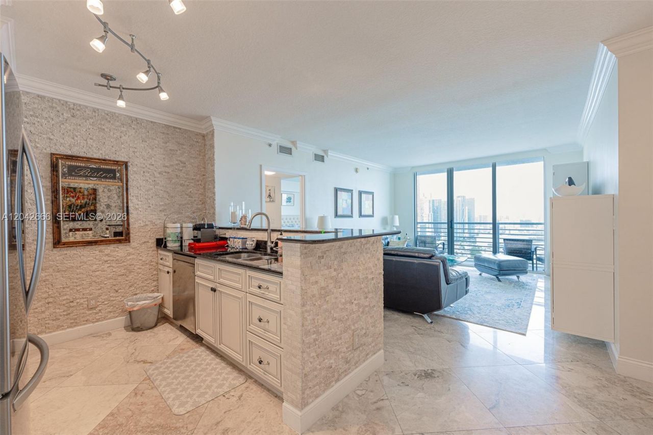 325 S Biscayne Blvd , Unit 4222, Miami, FL 33131 Photo