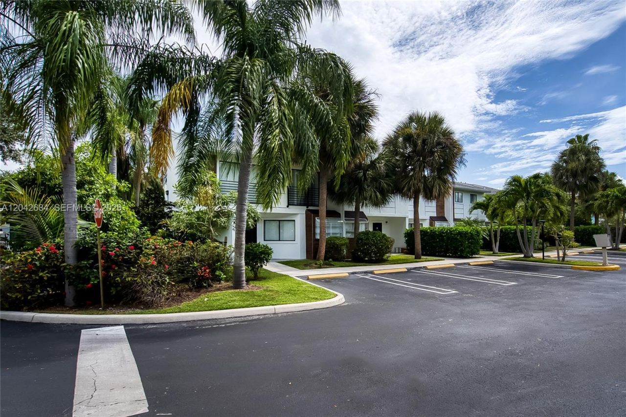 1301 SW 10th Ave , Unit 105, Delray Beach, FL 33444 Photo