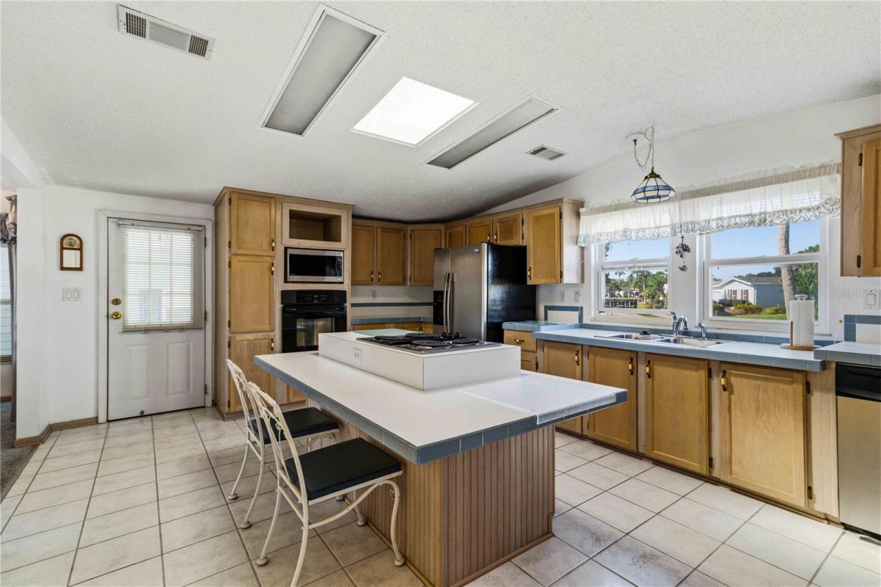8476 Imperial Circle , Palmetto, FL 34221 Photo