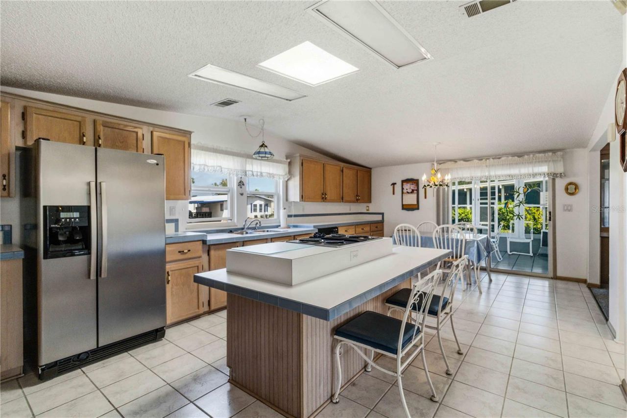 8476 Imperial Circle , Palmetto, FL 34221 Photo