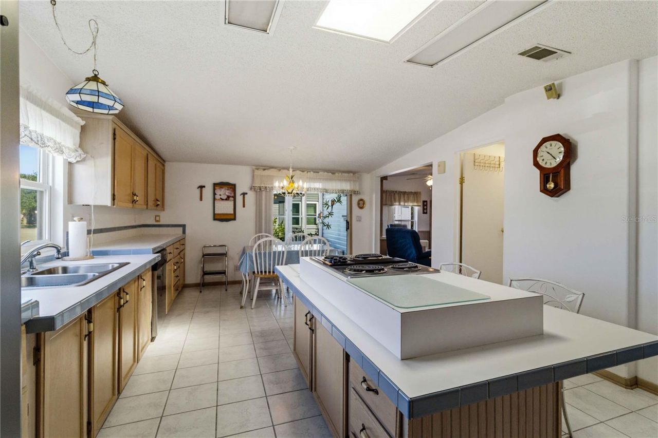 8476 Imperial Circle , Palmetto, FL 34221 Photo