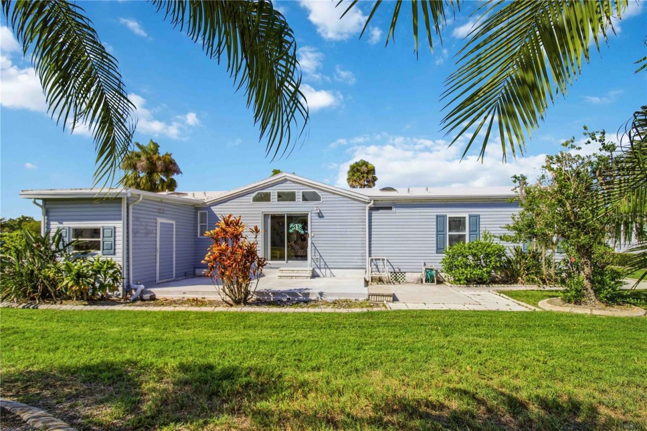 8476 Imperial Circle , Palmetto, FL 34221 Photo