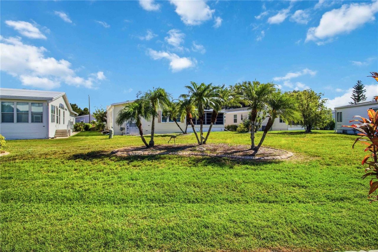 8476 Imperial Circle , Palmetto, FL 34221 Photo