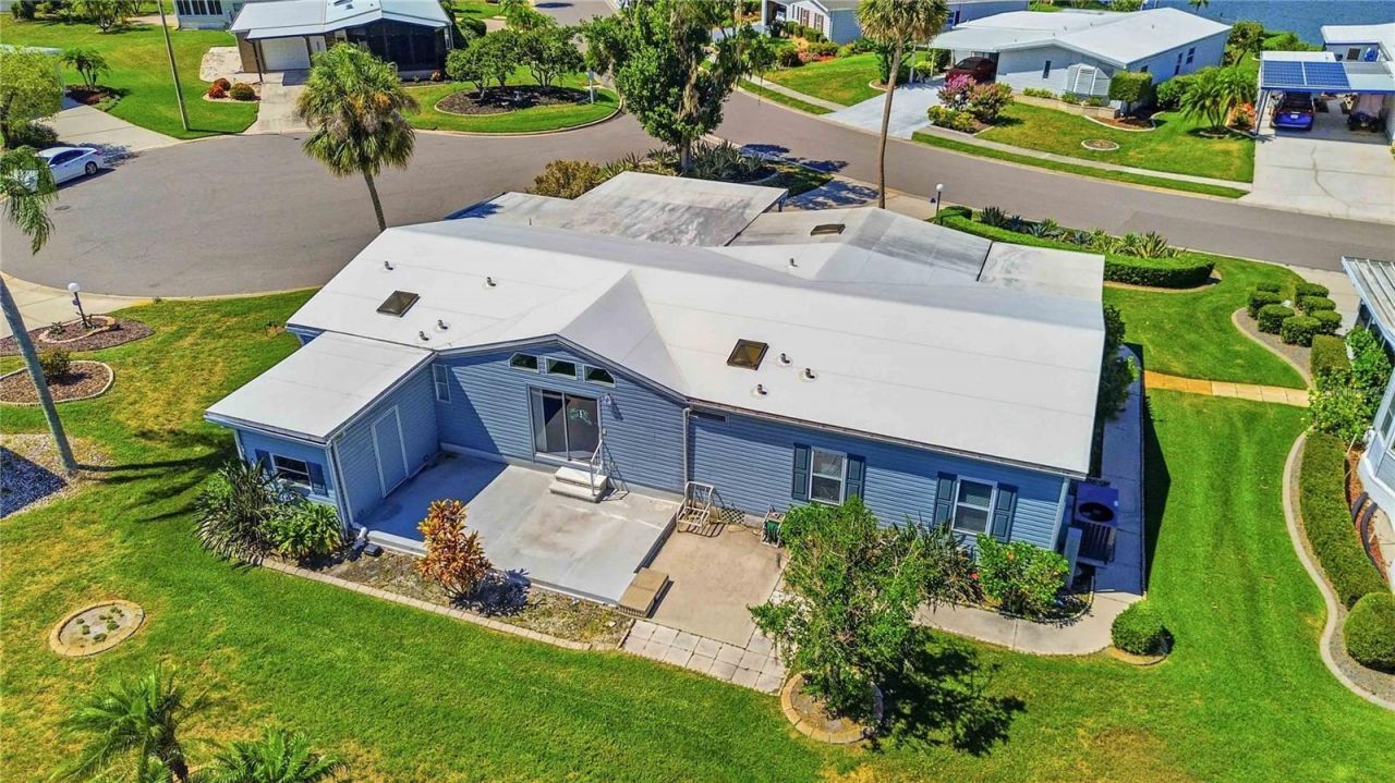 8476 Imperial Circle , Palmetto, FL 34221 Photo