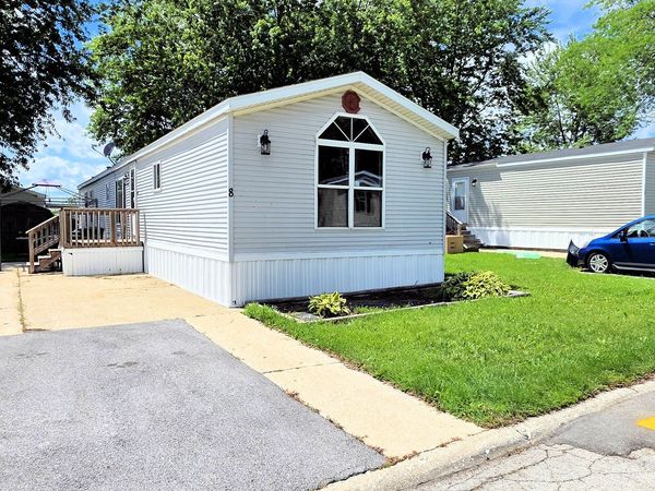 8 Berry Lane, Bourbonnais, IL 60914