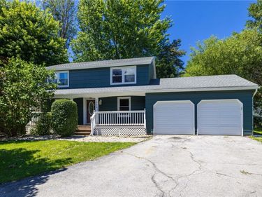 1555 Trefoil Court, Walworth, NY 14568