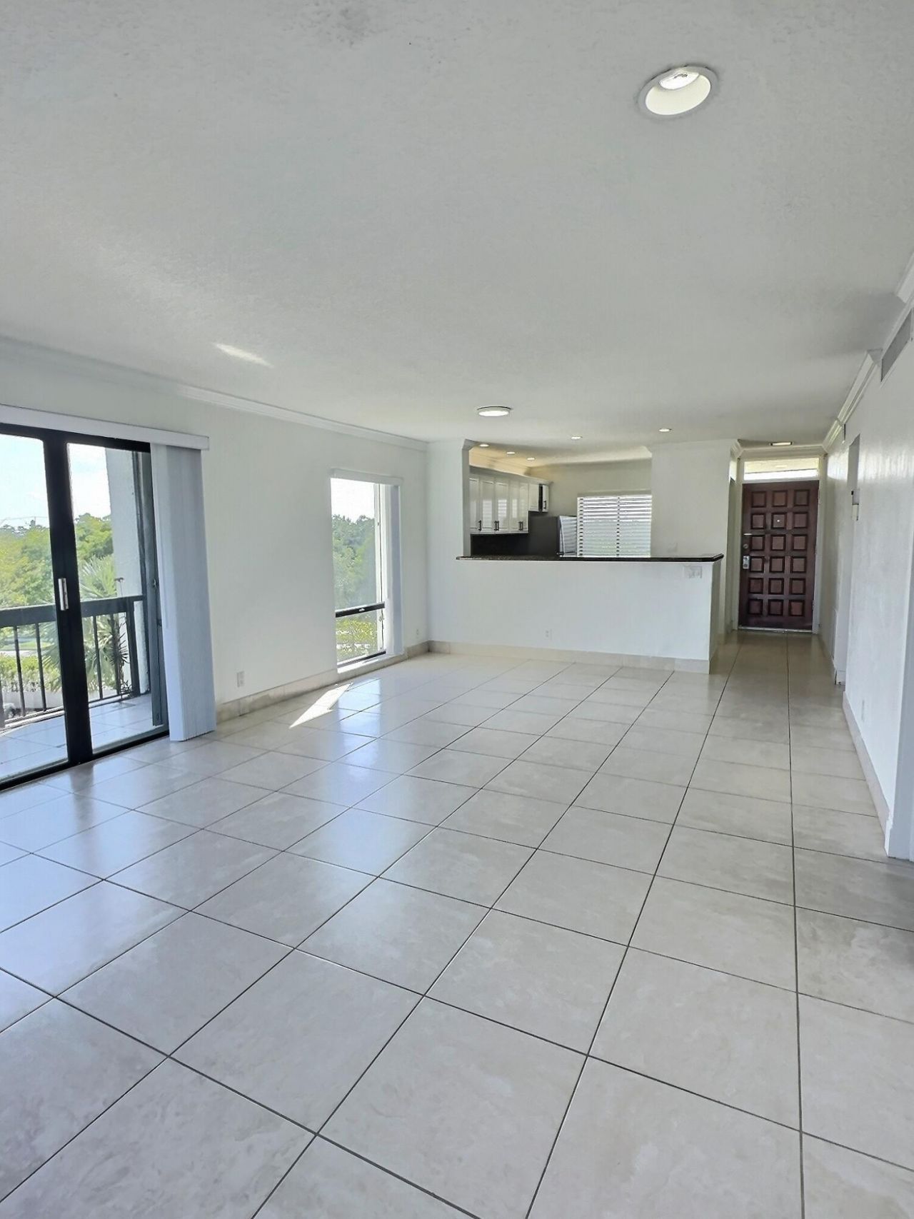 3050 Presidential Way, Unit 407, West Palm Beach, FL 33401 Photo